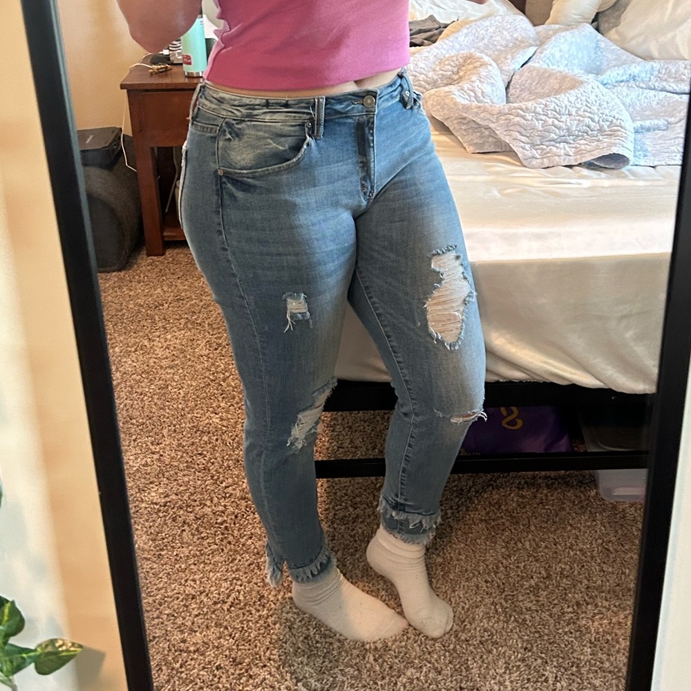 KanCan distressed skinny jeans
